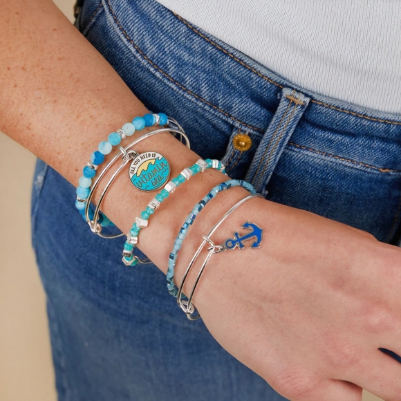 Alex Ani RARE Vitamin Sea 5 Set Bangles Anchor Nautical Beach Ocean Beaded Charm - Picture 3 of 7